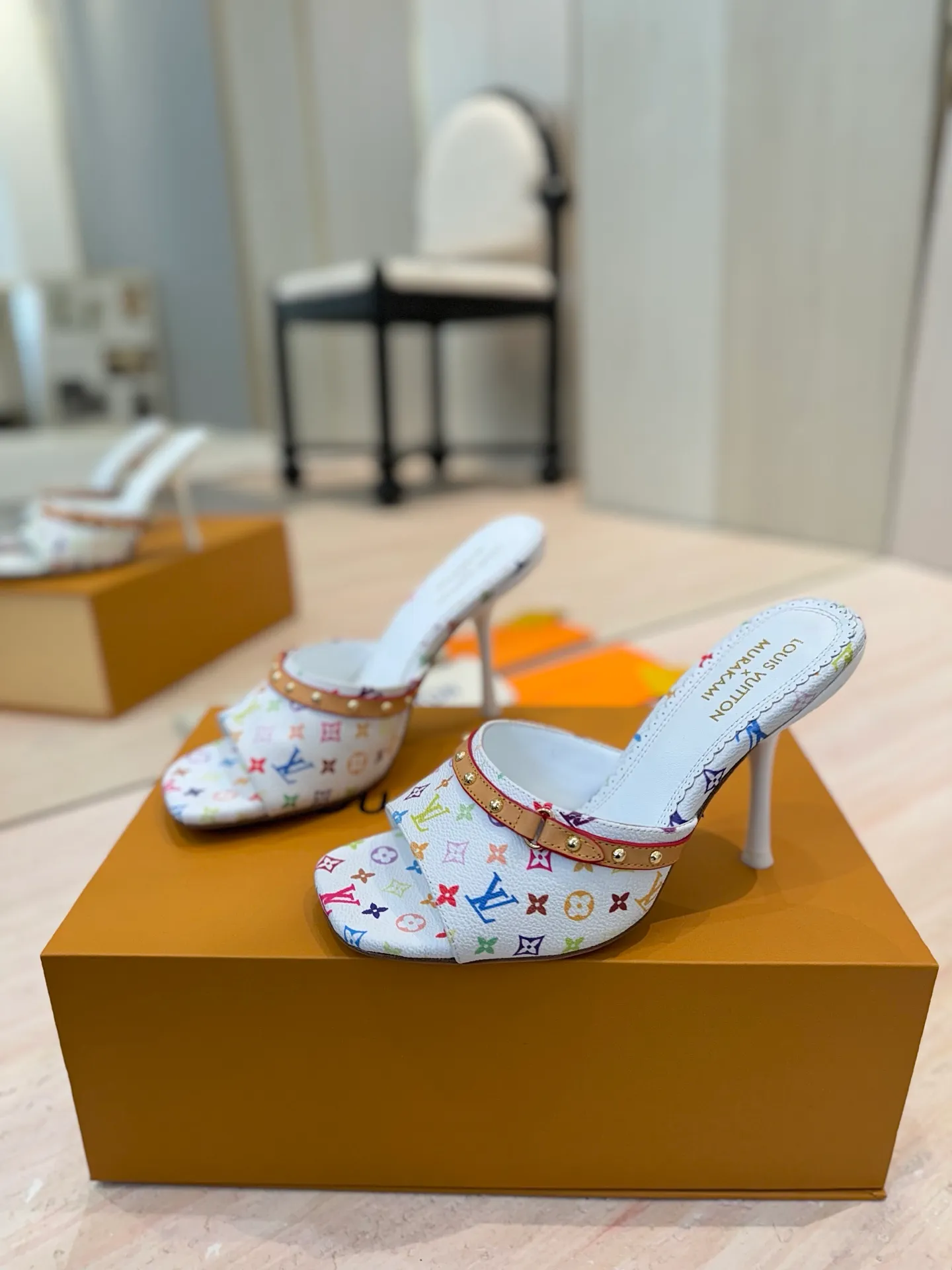 👟👟Ex-factory price 600👟👟 (top version) louis vuitton LV Louis Vuitton 25/Spring and Summer The latest Mary Jane shoes are simple and exquisite, full of high-end, showing elegance~ They look great on the feet and are full of summer shoes💯Awesome ✅Upper: 3D printed cowhide ✅Inner lining: Sheepskin lining, ✅Outsole: Genuine leather outsole imported from Italy ✅Size: 35-41 (40 to 41 customized, non-returnable) ✅Packaging: full set of packaging
